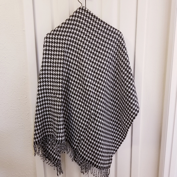 Houndstooth, Fringe,Shawl/Cape/Poncho - Picture 4 of 4